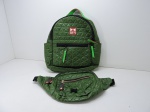 ACESSÓRIOS - Lote de mochila e pochete BFF em tom verde. Med. 35x35 cm e 17x21 cm.