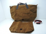 ACESSÓRIOS - Lote de 2 bolsas em camurça marrom. Med 30x60 cm e 27x41 cm.