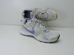 CALÇADOS - Par de tênis NIKE - US. Nº  7. Com 24 cm interno.