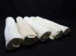 CAMA - MESA - BANHO - Lote de 5 toalhas de rosta na cor branca. Med. 68x38 cm. Lote pertecente THE HELMSLEY PALACE HOTEL. Peças amareladas pelo tempo guardado.