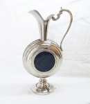 METAL - Lindo jarro decorativo em metal espessurado a prata com pedra brasileira ao centro. Alt. 38 cm.
