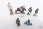 Lote de 6 miniaturas de soldadinhos de chumbo e metal. sendo 2 de chumbo , e 4 metall .Medida  5 cm de altura, metal 2 cm de altura