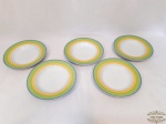 Jogo 5 pratos fundos   modelo borda verde  em porcelana Vista Alegre ,Série Viva, Brasil.Medida 22,5 cm diâmetro, 3 cm altura, 2 cm profundidade.