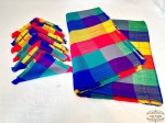 Toalha de mesa retangular com 6 guardanapos em tecido algodao xadrez colorido  Mexicano . Medida 1,96 m comprimento, 1,48 m largura.6 guardanapos 39x39 cm. . Algodao