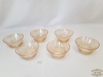 6 Taças de sorvete em cristal lapidado  folhas em ambar, 1 com pequeno bicado. medida 6 cm de diametrox 11 cm de altura