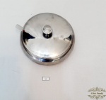 Farinheira de aço inox Hércules acompanha colher. Medida 13,5 cm diâmetro, 7,5 cm altura. Colher 8 cm comprimento.