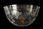 CONDE ATTILIO MATARAZZO - BACCARAT ELEGANTE BOWL EM CRISTAL COM RICA LAPIDAÇÃO FORMANDO RAMAGENS E GAVINHAS. MONOGRAMA EM OURO COM AS INICIAS M E B ENTRELAÇADOS RELATIVAS À ATTILIO MATARAZZO E SUA ESPOSA ADELE DALL'ASTE BRANDOLINI, FILHA DO CONTE DALL ASTE BRANDOLINI. FRANÇA, INICIO DO SEC. XX. 13 CM DE DIAMETRO. NOTA: CONDE ATTILIO MATARAZZO (1889-1985) Era filho do Conde Francesco Matarazzo e de Dona Filomena Sansivieri, A Muito Honorável Condessa de Matarazzo. Foi um dos filhos do Conde que se casou com membro da alta nobreza Italiana, Adele dall'Aste Brandolini filha do Conde dall Aste Brandolini.