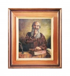 WIN VAN DICK  SÃO TIAGO  AUTORETRATO   OST. ASSINADO NA FRENTE E NO VERSO. EMBLEMÁTICO QUADRO DO ARTISTA QUE SE RETRATOU COMO SÃO TIAGO, TENDO UMA DAS MÃOS SOBRE UM LIVRO E PEDINDO SILÊNCIO COM O DEDO. NA PARTE DE TRÁS O ARTISTA DESENHOU UMA SIMBOLOGIA CARACTERÍSTICA DE SUA OBRA CRUZES LATINAS, ANAGRAMAS, OLHO QUE TUDO VÊ DENTRO DE TRIÂNGULO REPRESENTANDO A  SANTÍSSIMA TRINDADE. A INSCRIÇÃO TIAGO, AUTORETRATO E BRASIL, 1975. BRASIL, 59 X 49 CM (SEM A MOLDURA) E 90 X 78 CM (COM A MOLDURA).NOTA: Win van Dijk (Westmaas, Holanda, 1 de junho de 1905  Petrópolis, Estado do Rio de Janeiro, 27 de novembro de 1990) foi um pintor e desenhista holandês, naturalizado brasileiro. Na Holanda, estuda arte e teologia na Academia de Belas Artes e Universidade de Leiden, em 1935 viaja ao exterior, para ampliar seus conhecimentos, passa por França, Grécia e Itália. Sua produção se relaciona ao tema paisagem. Lutou durante os conflitos da Segunda Guerra Mundial na resistência holandesa aos nazistas, onde, no campo de batalha, acaba por perder as duas pernas. Terminada a Guerra, viaja ao Brasil em 1947, na condição de 1º Adido Cultural nomeado pela Rainha Guilhermina. No Rio de Janeiro expôs suas obras sobre paisagem holandesa (com moinhos, bascos e canais) no 9 andar da Associação Brasileira de Imprensa (ABI). Em 1948 fixa-se na cidade de Petrópolis, onde passa a produzir com regularidade até falecer. Com a cidade ele estabelece laços de afetividade e declararia que Petrópolis é como um ninho, para onde sempre retorna. Ainda em 1948, Carlos Torres Pastorino publica biografia sobre Win van Dijk, intitulada L'Homme, Le Peintre, L'Oeuvre (O homem, o pintor, o trabalho). Em 1951 ganha notoriedade e reconhecimento no Brasil; obtêm a medalha de ouro no Salão dos Artistas Nacionais e, em 1952, medalha de prata no Salão dos Artistas Brasileiros. Ainda expões seus trabalhos nos Estados Unidos, Alemanha, Holanda, França, Dinamarca, Argentina e Japão. Durante as comemorações do centenário da criação da cidade de Petrópolis, em 1958, a prefeitura local encomendou ao artista um álbum de desenhos que retratassem as paisagens da cidade, que torna-se um marco na iconografia sobre a cidade. já em 1959 realiza uma exposição de quadros sobre as paisagens de Petrópolis no Museu Nacional de Belas Artes, do Rio de Janeiro. Em 1960, publica o livro de poemas Convite à Exposição. Em 1966 a tela Jangadeiros em Ação é adquirida pela "Harwick Collection" (Estados Unidos) para o seu acervo. O Museu Nacional do Hermitage, de São Petersburgo (Rússia) também adquire obra de Win van Dijk para seu acervo. Em 1968, o então governador do estado do Rio de Janeiro, Geremias Fontes, oferece obras de Win van Dijk: ao presidente brasileiro Costa e Silva o quadro Rio Piabanha - Petrópolis e a tela Petrópolis em Flor à Rainha Elisabeth II, que estava em visita oficial ao Brasil. Em 1971 torna-se membro da Academia Petropolitana de Letras. Recebeu o título de 'Cidadão Honorário da cidade de Petrópolis.