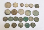 LOTE COM 22 MOEDAS EM PRATA SENDO 5 MOEDAS DE 2000 RÉIS DA REPÚBLICA DO BRASIL COM DATAS 1908, 1913, 1907, 1907, 1907. 11 MOEDAS DE 2000 RÉIS DO BRASIL DITAS FININHAS: 1924, 1931, 1924, 1924, 1924, 19241924, 19241924, 1924 E 1924. UMA MOEDA DE 5 MIL REIS DE 1938 HOMENAGEANDO SANTOS DUMONT. UMA MOEDA DE 5 PESETAS DO REI ALFONSO XIII DE 1891. DUAS MOEDAS DE 1000 REIS DA REPUBLICA DO BRASIL SENDO UMA 1889 E UMA DE 1913. DUAS M0EDAS DE 500 REIS DA REPUBLICA DO BRASIL SENDO 1913, 1913. 260 G