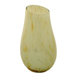 Vaso de vidro artístico liso e na cor esverdeada com detalhes em amarelo. 18.5 x 10 cm. Pertenceu ao Espólio de Vitória Dib Bachour.