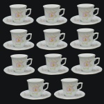 Conjunto de onze xícaras com pires para café de porcelana. Fundo de porcelana branca, com delicada decoração de flores e friso nas bordas. No fundo as inscrições: Realty Fine Porcelaine. (6 x 8 cm / 11,5 cm). Pertenceu ao Espólio de Vitória Dib Bachour.