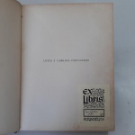 Livro - Leitos e Camilhas Portugueses: Subsídios para o seu estudo. Autor: J. F. da Silva Nascimento. Edição do Autor, Lisboa, 1950. Edição de 500 exemplares numerados e rubricados pelo autor, sendo este o exemplar nº 384. Exemplar encadernado em capa dura, com avarias na capa e lombada, parte interna em bom estado, amarelado pelo tempo, edição antiga, contém 113 páginas + 150 estampas, totalizando mais de 400 páginas de conteúdo