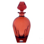 MOSER  Licoreiro em cristal vermelho. Checoslováquia. Década de 1960. 24 cm. Marcado e com selo. 24 cm.