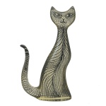 ABRAHAM PALATNIK - Escultura de gato em acrílico. Delicada decoração e transparência. Apresenta selo. Made in Brasil no fundo. 20 x 13 cm.