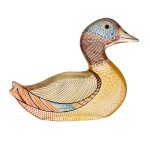 ABRAHAM PALATNIK - Escultura de pato colorido em acrílico. Delicada decoração e transparência. Apresenta selo no fundo 8 x 12 cm.