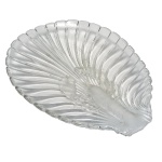 Travessa em Cristal europeu, translucido, na forma de folha. Séc. XX. 51 x 37 cm.