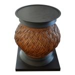 ARTEFACTO  Modelo Carthago. Base de mesa de dimensões circular. Não acompanha o vidro 60 x 65 cm. Encontra-se na casa do comitente em Alphaville e deverá ser retirado com a orientação da organizadora do leilão.