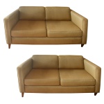 ARTEFACTO - Par de sofás para dois lugares. Linhas retas. Estofado com tecido Hermenegildo Zegna. 69 x 160 cm.