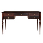 Mesa para escritório de estilo inglês em madeira nobre. Apresenta tampo retangular e quinas arredondadas. Parte frontal com uma gaveta central e ladeado por pares de gavetas superpostas. Puxadores em bronze dourado na forma de pinha. Pernas retas e torneadas, rematadas por anelados. Séc. XX. 80 x 138 x 52.5 cm.
