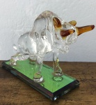 Escultura de vidro murano, representando touro. 9 cm de altura