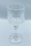 Taça avulsa de cristal translúcido com acabamento lapidado. 7 cm de diâmetro na base 17 cm de altura