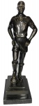 Luiz Morrone. Pelé. Escultura em bronze patinado com base de ônix, 11 x 13 x 2 cm (base). 37,5 cm de altura (escultura)