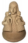 Antonia Leão - Tracunhaem - PE. Mulher e duas crianças. Escultura de barro cozido. 23 cm de diâmetro na base e 29 cm de altura