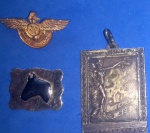Colecionismo- 3 peças , broche da Aviação Embarcada !! + medalha de 1942 e plaquinha de cavalo !!