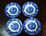 4 Pratos Rasos em porcelana com linda ilustração - sendo porcelana Woods Ware - england, um deles com um pequeno lascado, conforme última foto