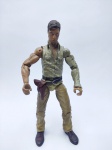 Boneco Indiana Jones - LFL do ano de 2011 com pontos de articulações, medindo 17 cm de altura, coleção Custom, Obs: As 2 mãos do boneco são do lado esquerdo