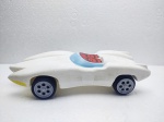 Miniatura Speed Racer sendo o Match 5 feito em Plástico Bolha, medindo 3ox12x7 cm