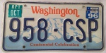 Linda placa de automóvel do estado de Washingtom nos Estados Unidos com último licenciamento em 1996. A placa mede 30,5cm de comprimento