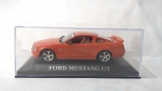 Ford Mustang GT. Carrinho miniatura diecast na escala 1/43 - Carros dos Sonhos. Caixa e base originais
