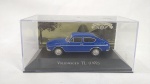 Volkswagen TL 1972. Carros Inesquecíveis do Brasil. Carrinho miniatura diecast escala 1/43. Na caixa e base originais