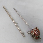 Maravilhosa Miniatura de Espada - Espadim, marca WILKINSON fabricado na Inglaterra, com gravações na lâmina.