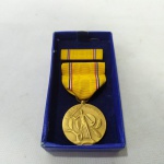 MILITARIA - Medalha original de época - América Defense - Segunda Guerra Mundial, na caixa. 08
