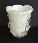 Espetacular vaso de Murano com interior milk e exterior translúcido. Medida 26 cm de altura