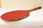Colecionismo - Antiga raquete de tenis em madeira, anos 60, fabricada por Edvino Kampef, ver fotos.