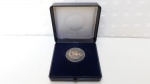 Colecionismo - Excelente lote contendo medalha 1975 comemorativa com estojo. Veja fotos.
