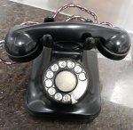 Raridade telefone famoso macaco preto usado pelos alemães na segunda guerra funcionando em ótimo estado testado