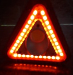 Lançamento  no mercado  nacional triângulo picante é fixo luz de led branca alta potência led Coby equivalente a uma luz de 200w 2 regulagens de potência duração  CARREGA NO CARREGADOR DO CELULAR