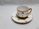 Xícara de chá para colecionador em porcelana Limoges floral com relevos.