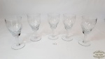 5 Taças para vinho branco  cristal lapidaçoa losango . Medida 6,5 cm diâmetro e 19 cm altura.