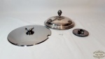 3 tampas  em metal prateado, sendo 2 para  sopeira e de açucareiro.Medida maior 20,5 cm diâmetro, média 19 cm diâmetro,menor 8 cm diâmetro.