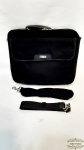 Case para computador marca Targus  com divisorias.. Medida 44X33 cm. Composilao poliester