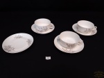 Jogo de 3 xícaras  cha  4 pires em porcelana. casca de ovo. decorados com flores.  Medida