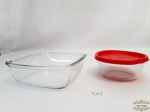 Lote de 2 pirex em vidro marinex. Medida quadrado 19,5X19,5 cm, 6 cm altura. Redondo 14 cm diâmetro, 6,5 altura.