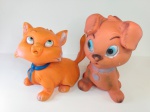 Brinquedos 2 bichinho um gato e um cachorro em plástico maliavel Med. 19 x 11 e 19 x 15 cm, no estado .