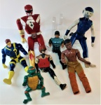 Lote 7 bonecos anos 80 plástico japonês ,varia a  Med. de 28 x 14 x 6 cm  , articulado , cabeça articulados , no estado , ideal para reposição de peças.