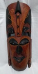 Mascara africana , em madeira com 48 x 20 cm de dtro